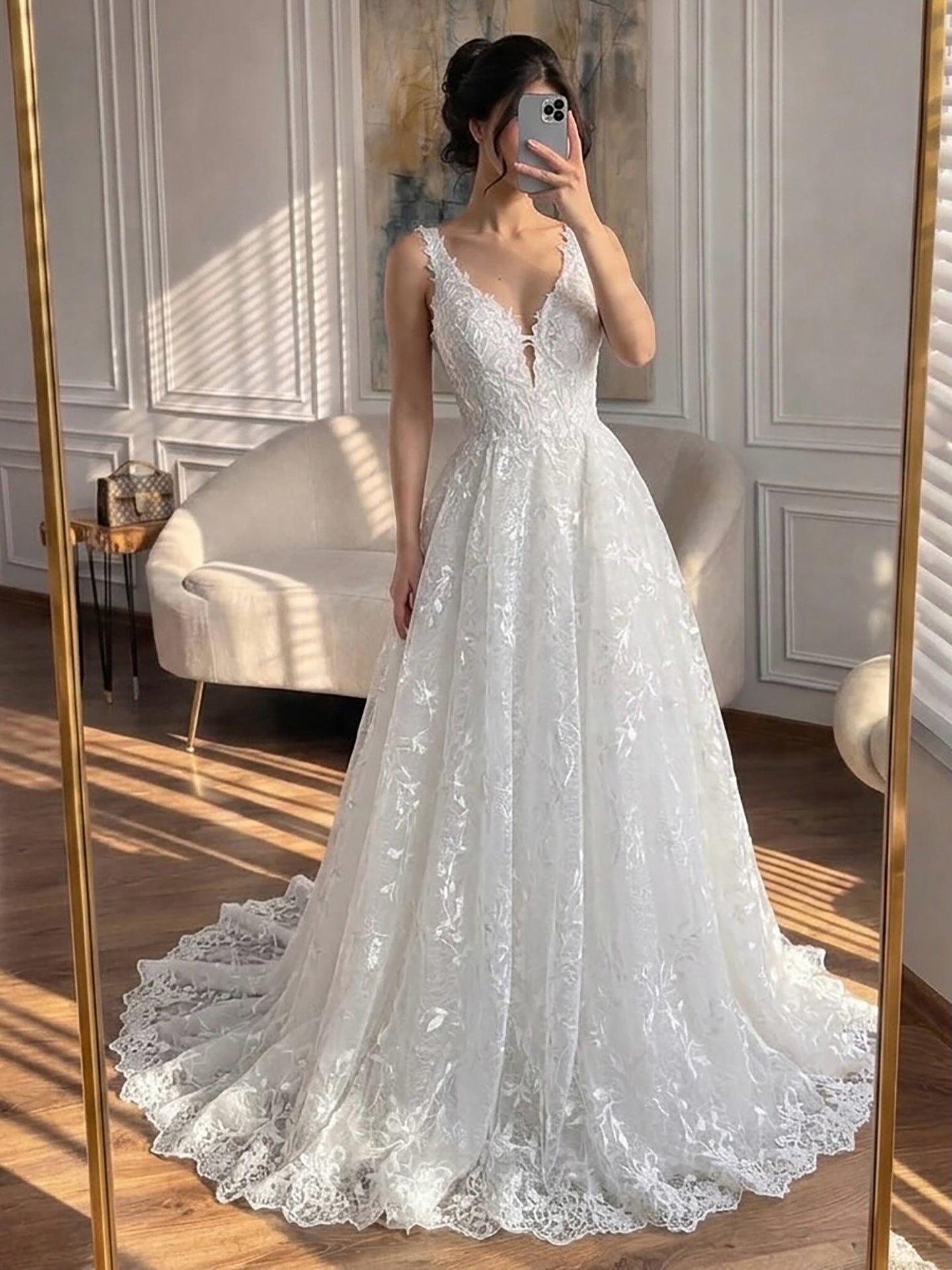 Luxury White Lace V-Neck Low Back Appliques A-Line Wedding Dress HA2541
