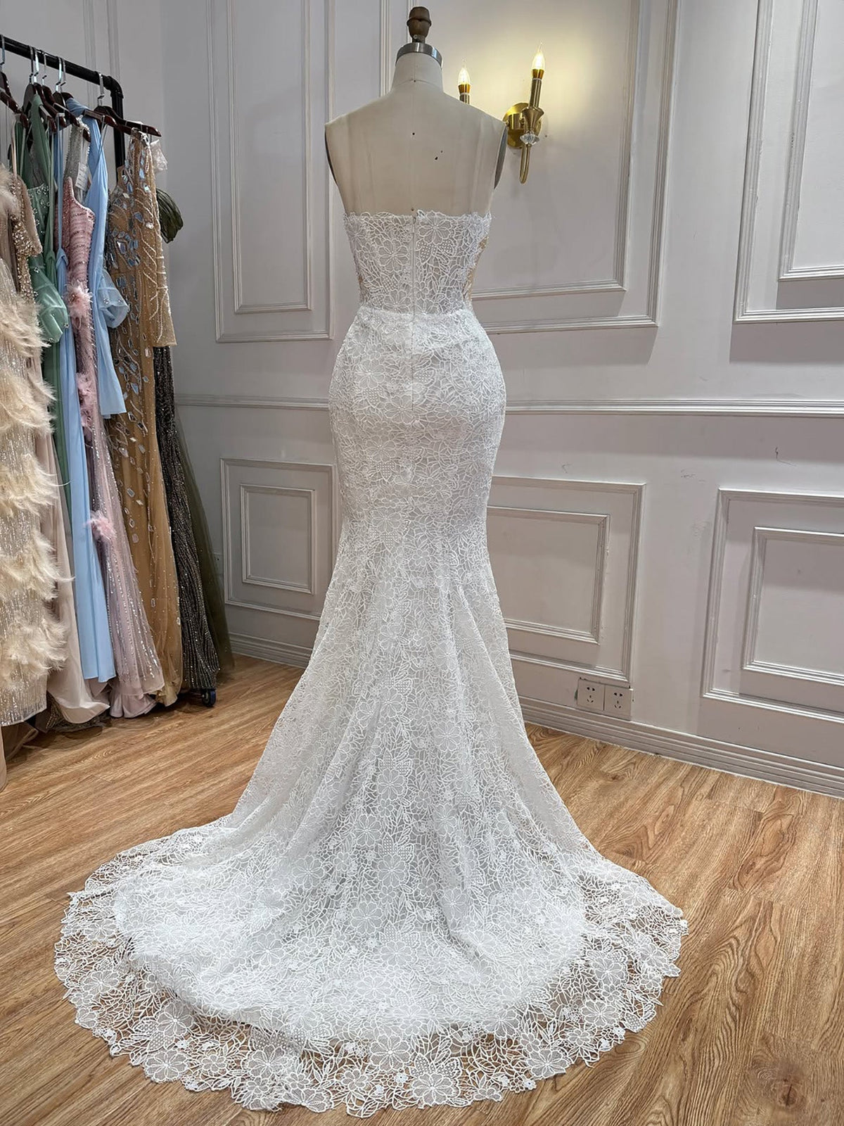 Elegant White Strapless Lace Mermaid Wedding Dress HA2560