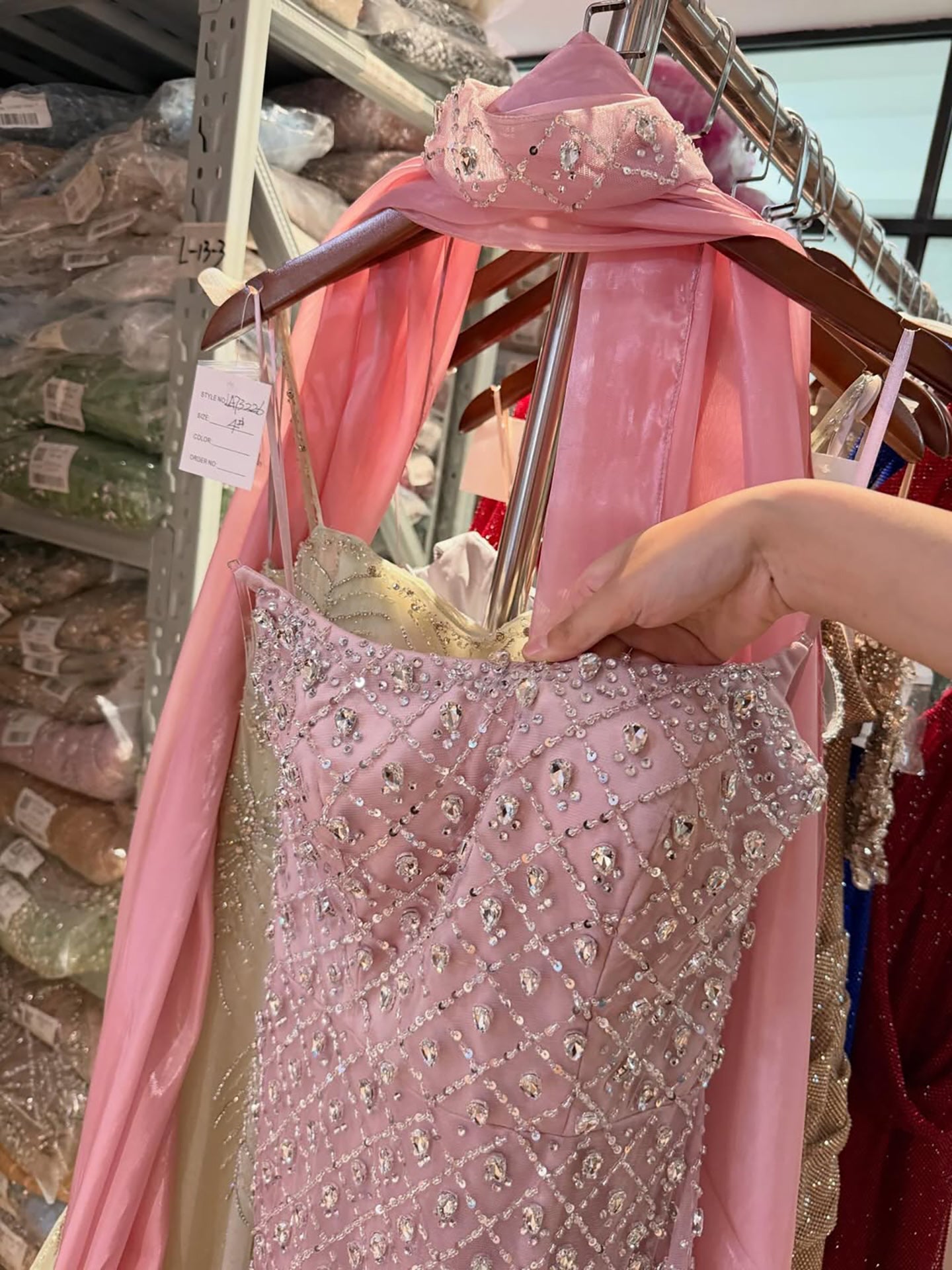 Luxury Pink Diamond Evening Dress with Cape Gown for Wedding Party LA73226A