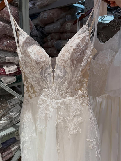 Luxury White Spaghetti Strap Floral Lace A Line Dress LA73767