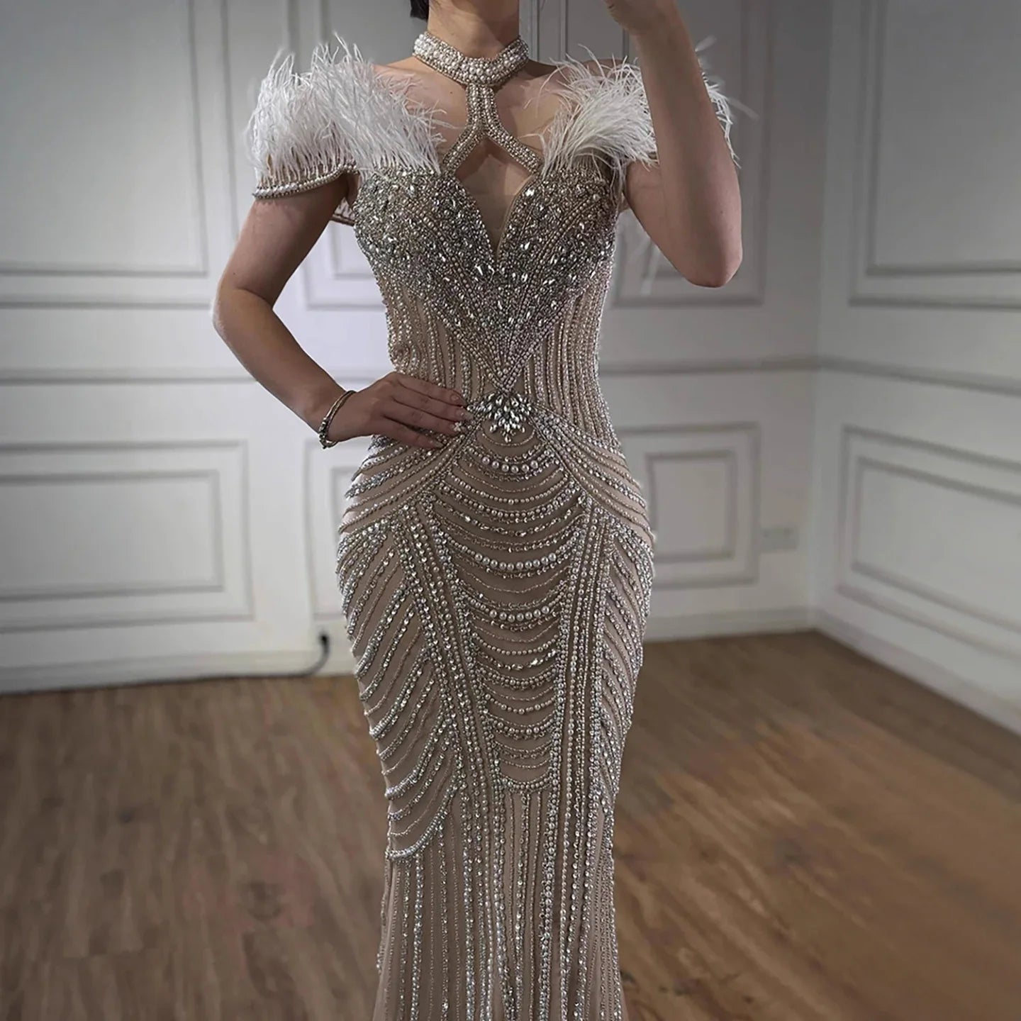 Luxury Pink Feather Halter Beaded Evening Gown for Wedding Party LA73212